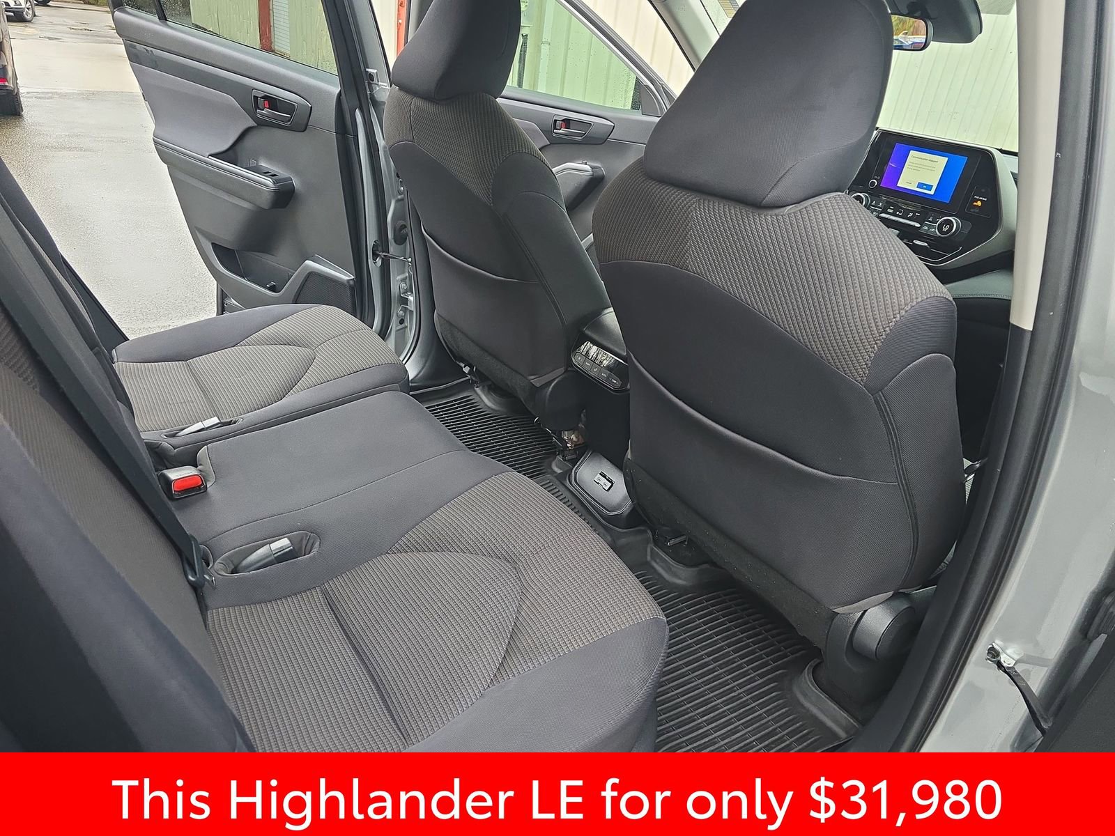 Used 2023 Toyota Highlander LE image 17