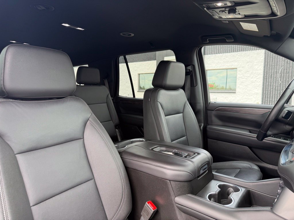Used 2022 Chevrolet Tahoe Z71 w/ Luxury Package AWD/4WD image 32