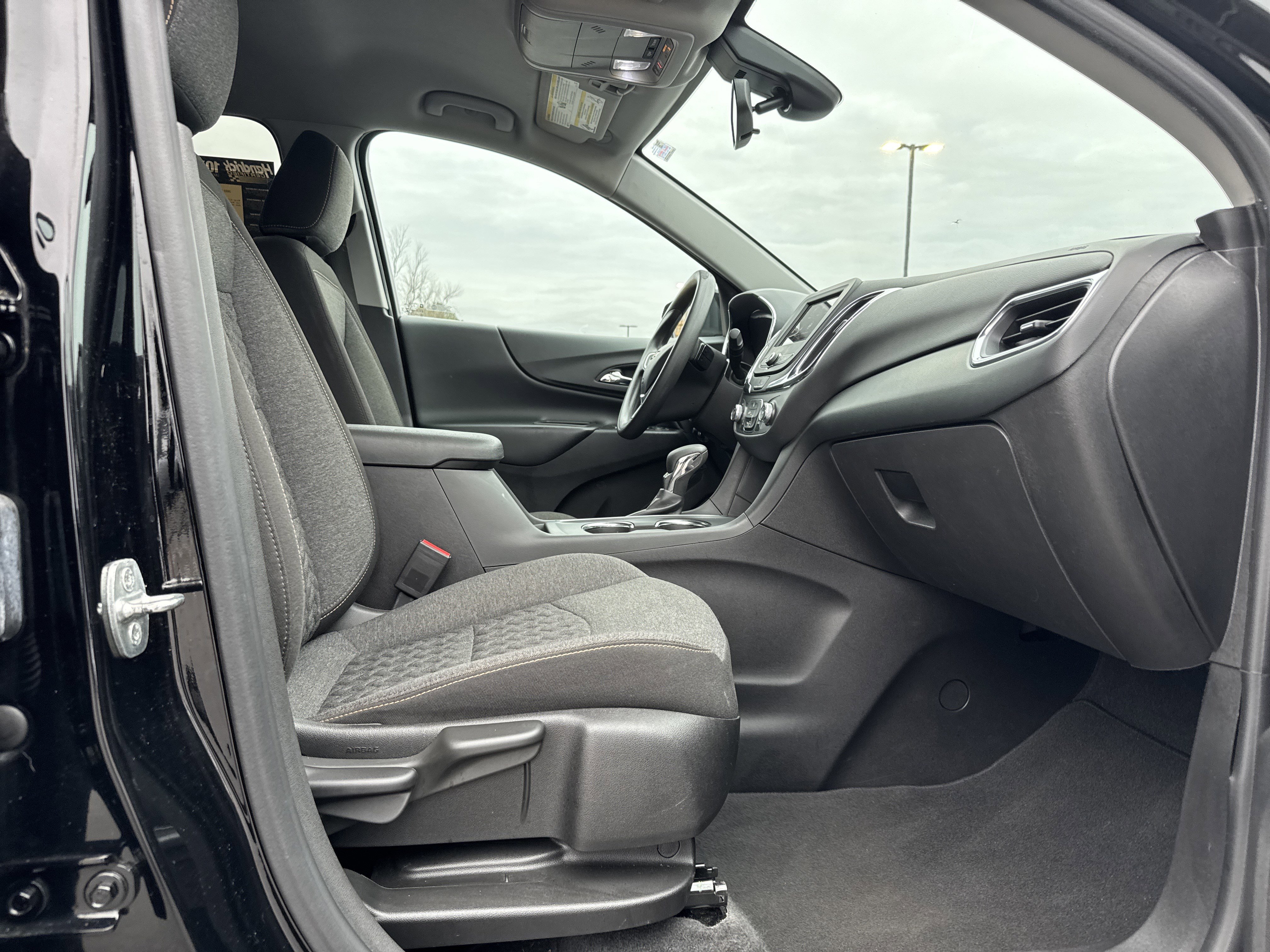 Used 2022 Chevrolet Equinox LT image 28