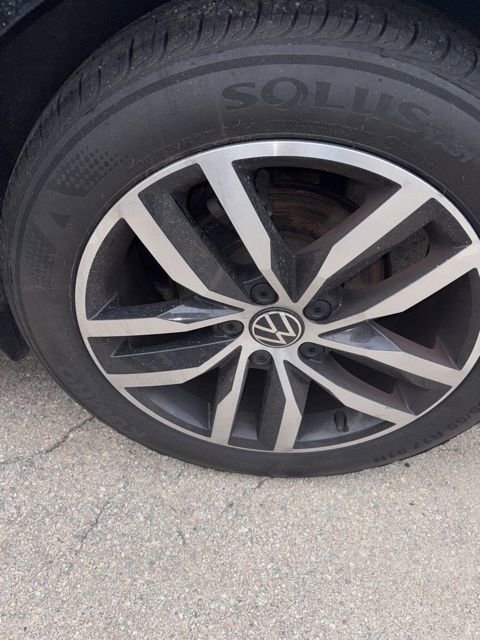 Used 2025 Volkswagen Jetta SE image 3