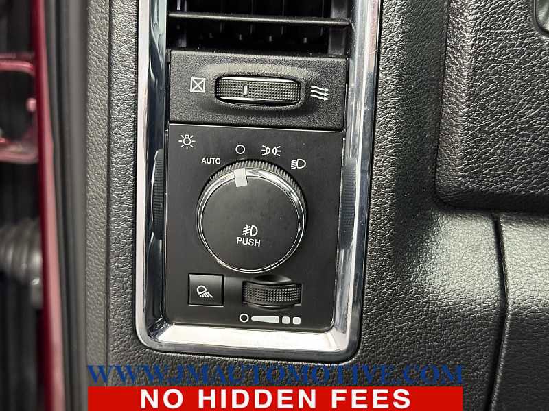 Used 2016 RAM 1500 Laramie w/ Convenience Group image 36