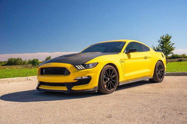 Used 2018 Ford Mustang Shelby GT350 w/ Convenience Package RWD image 3