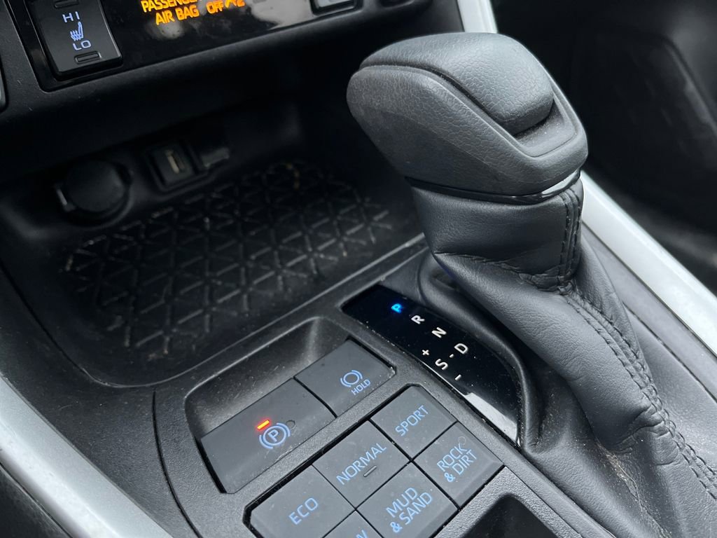 Used 2022 Toyota RAV4 XLE image 24