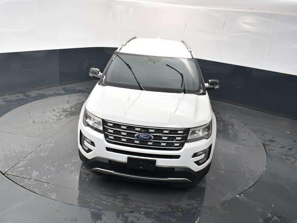 Used 2017 Ford Explorer XLT image 23