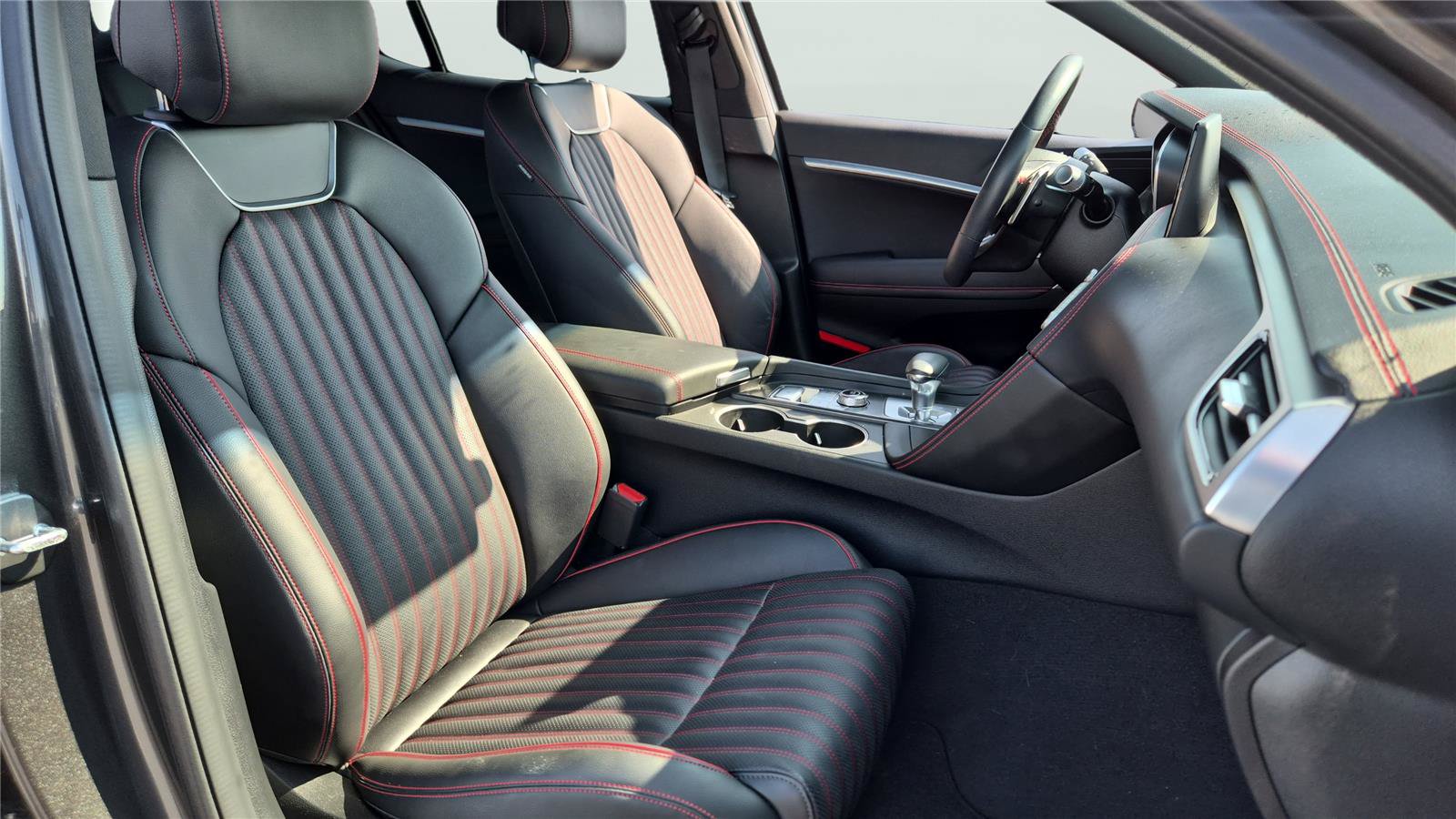 Used 2024 Genesis G70 2.5T w/ Sport Prestige Package AWD/4WD image 14