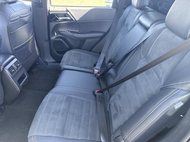 Used 2024 Mitsubishi Outlander SE AWD/4WD image 16