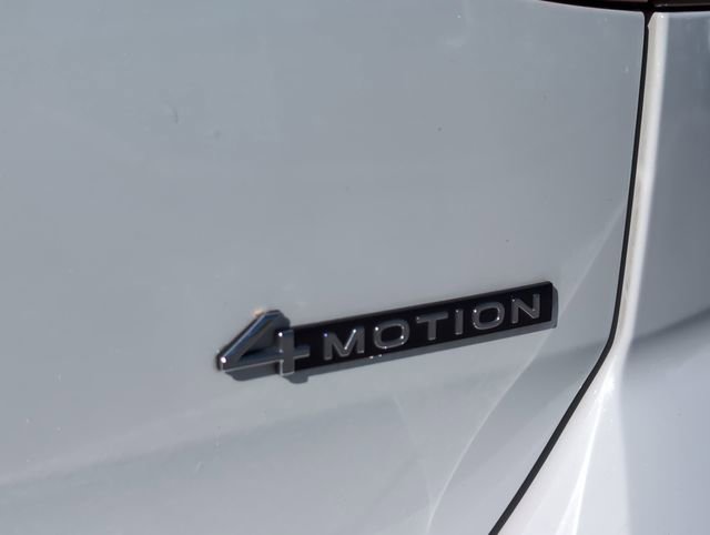 Used 2019 Volkswagen Golf R 4-Door image 31