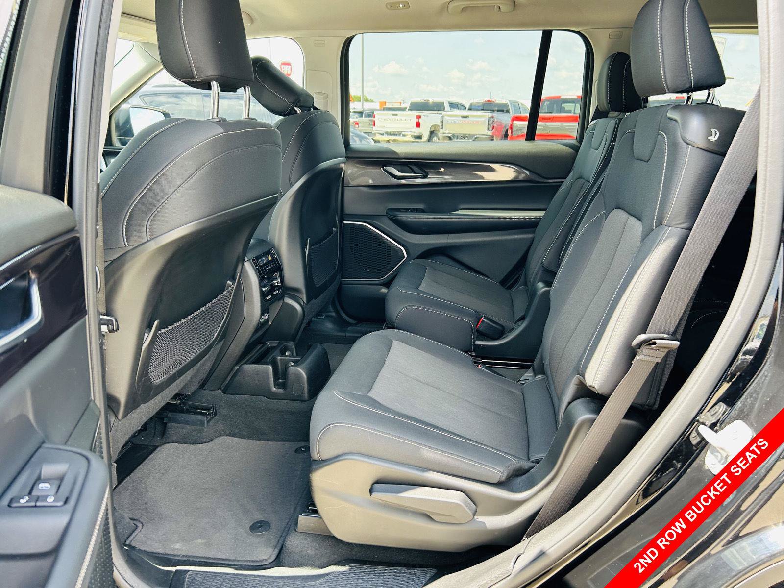 Used 2022 Jeep Grand Cherokee L Laredo w/ Luxury Tech Group I AWD/4WD image 25