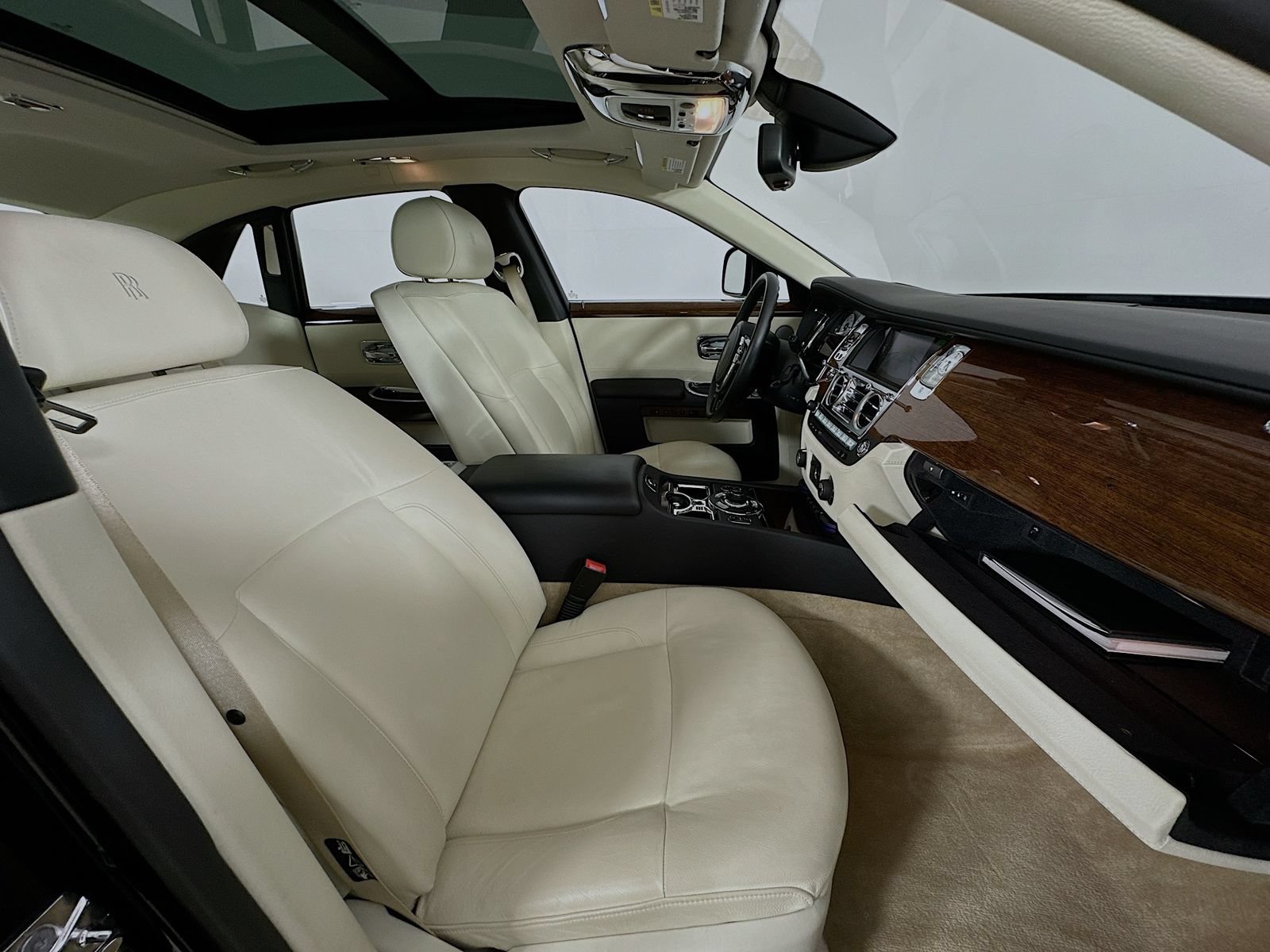 Used 2010 Rolls-Royce Ghost RWD image 47