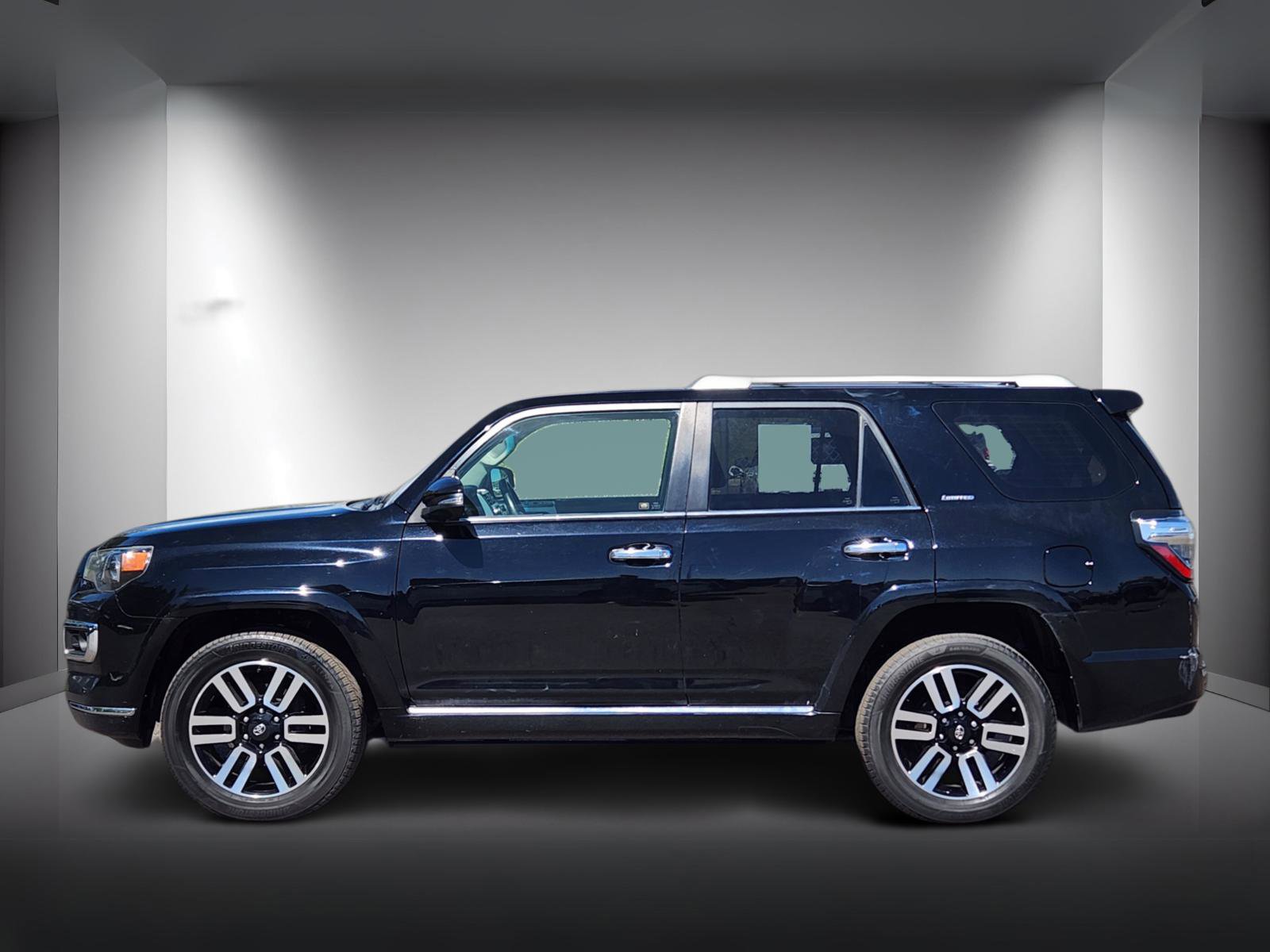 Used 2019 Toyota 4Runner Limited w/ Preferred Accessory Package AWD/4WD image 2