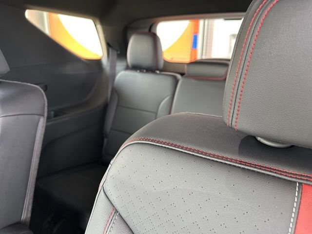 New 2026 Chevrolet Traverse RS w/ LPO, Floor Liner Package AWD/4WD image 33