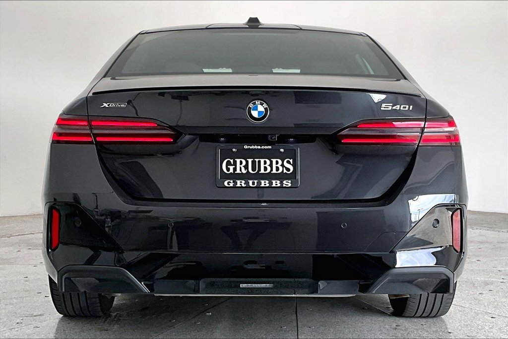 Used 2026 BMW 540i xDrive AWD/4WD image 4