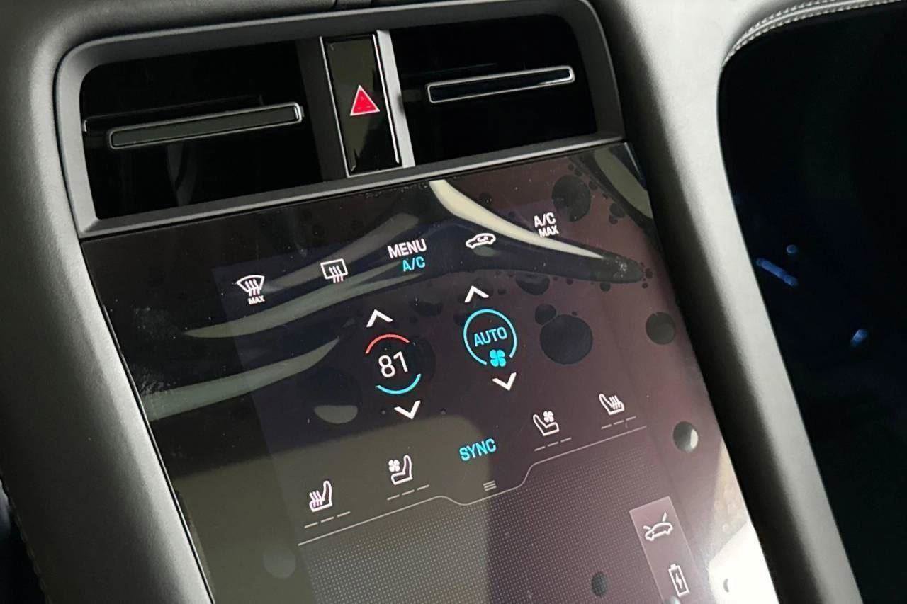 New 2025 Porsche Taycan GTS image 93