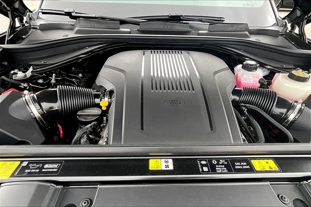 New 2025 Land Rover Range Rover SE image 11