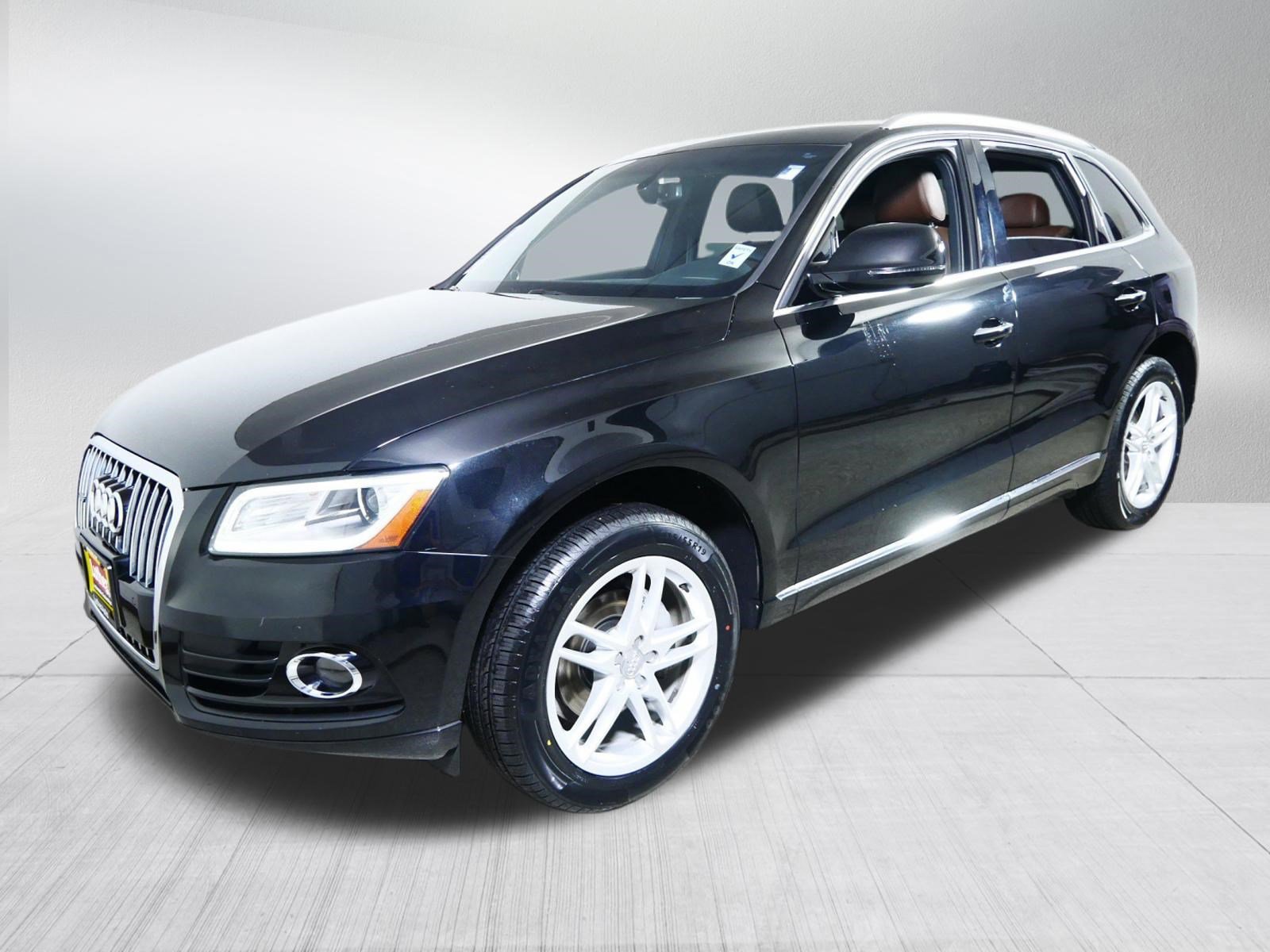 Used 2017 Audi Q5 2.0T Premium Plus w/ Technology Package AWD/4WD image 3