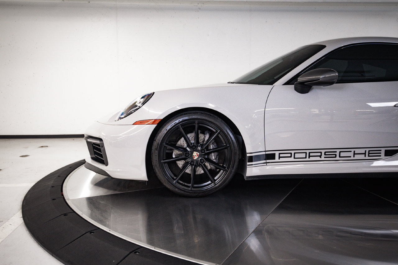 Certified 2024 Porsche 911 Carrera T RWD image 11
