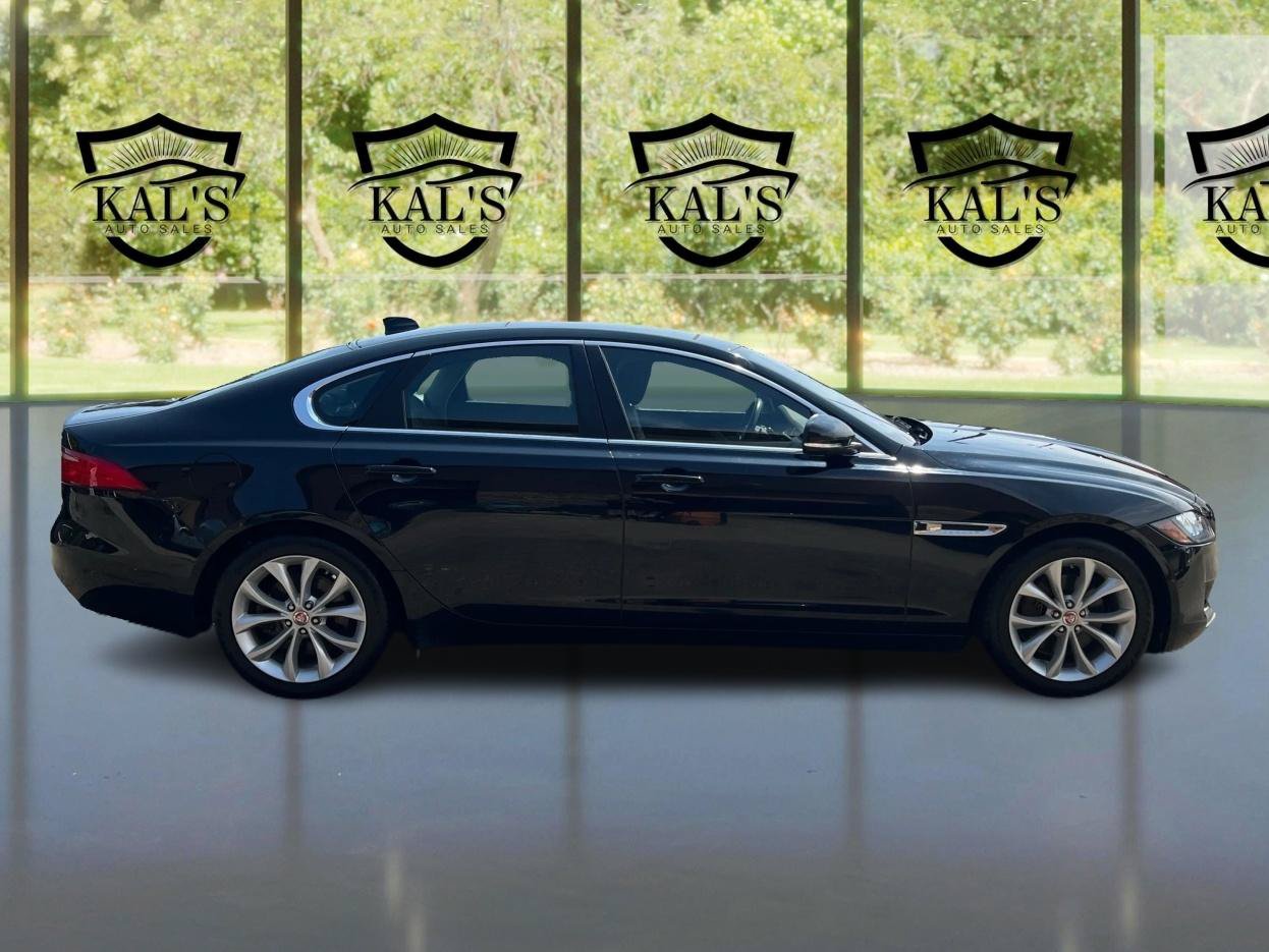 Used 2017 Jaguar XF Premium AWD/4WD image 4