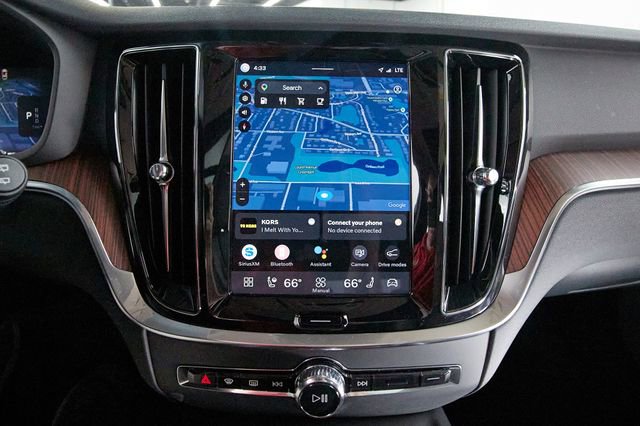 Certified 2025 Volvo V60 B5 Cross Country Plus AWD/4WD image 13