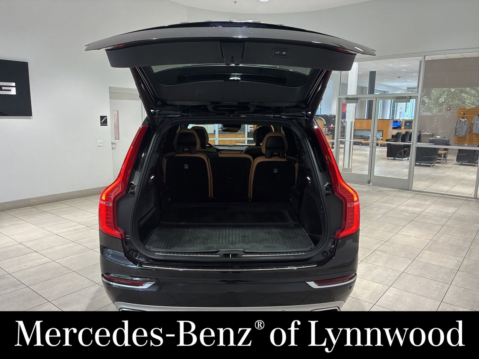 Used 2018 Volvo XC90 T8 Inscription w/ Luxury Package AWD/4WD image 6