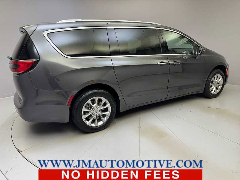 Used 2021 Chrysler Pacifica Touring-L AWD/4WD image 5