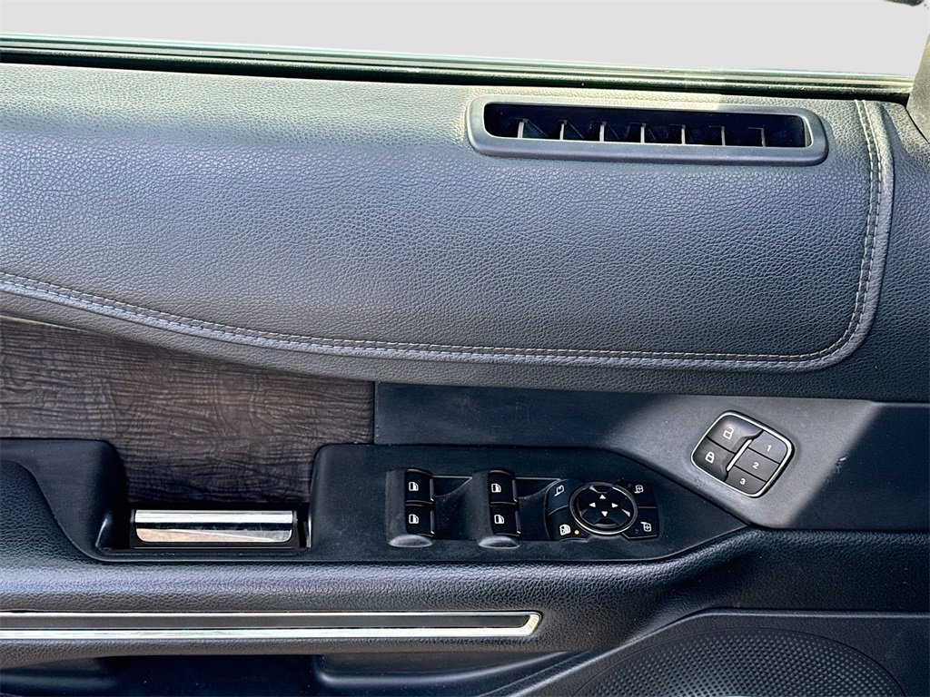 Used 2020 Ford Expedition Max Limited image 19