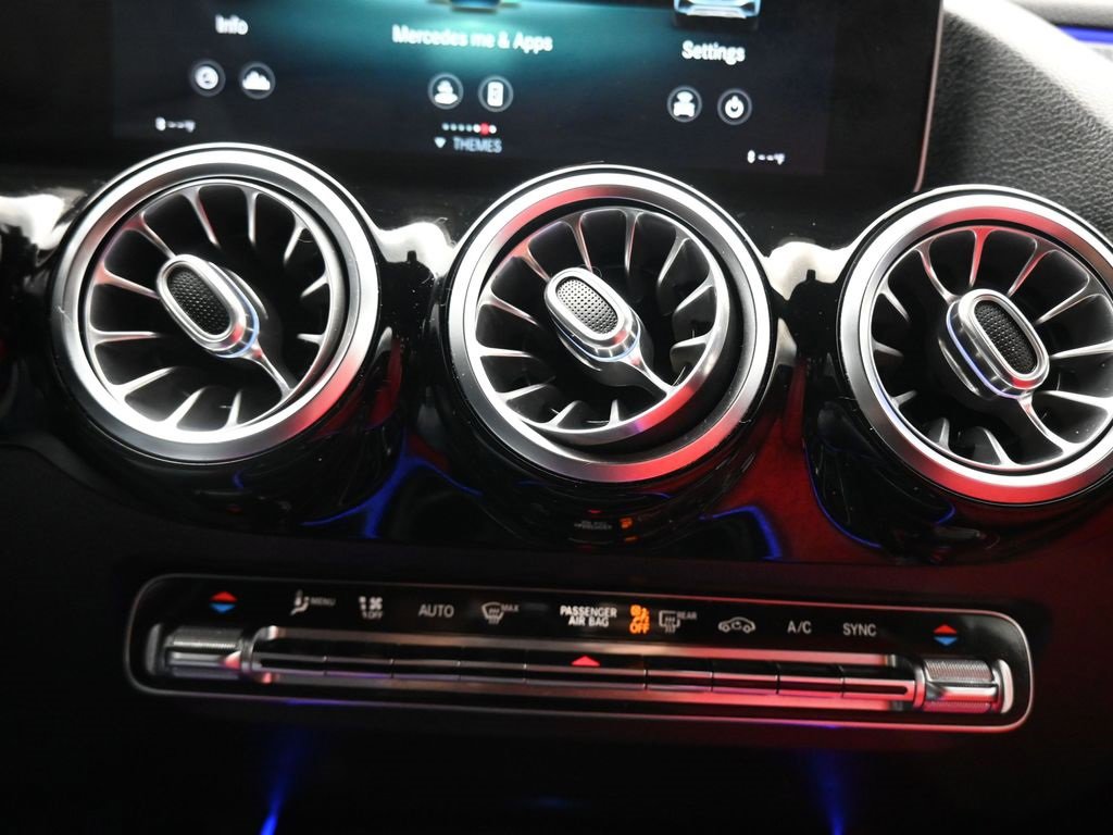 Used 2021 Mercedes-Benz GLA 250 image 22