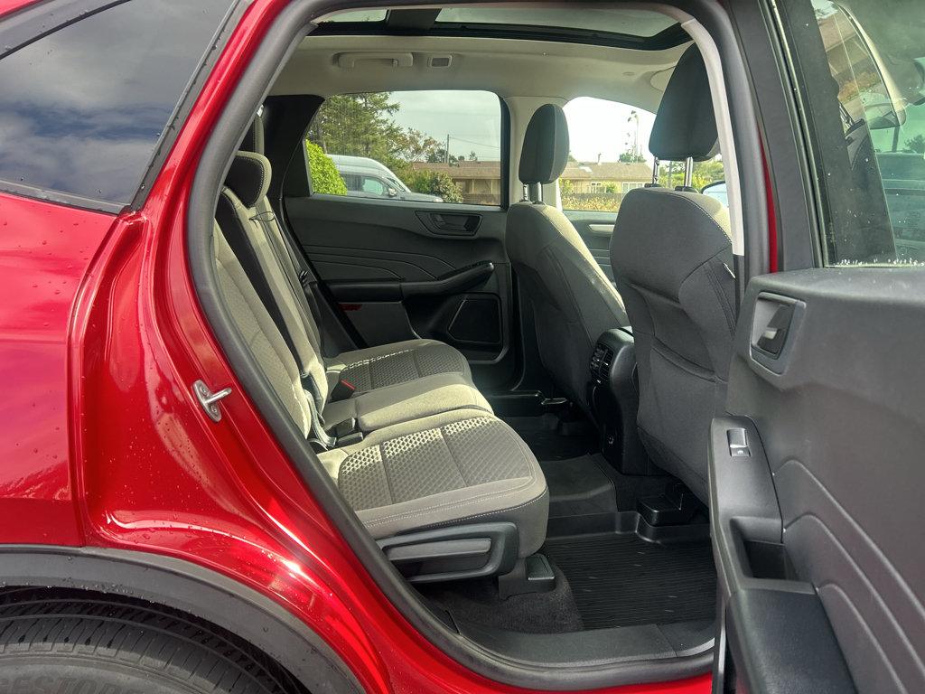 Used 2022 Ford Escape SE w/ SE Sport Appearance Package AWD/4WD image 31