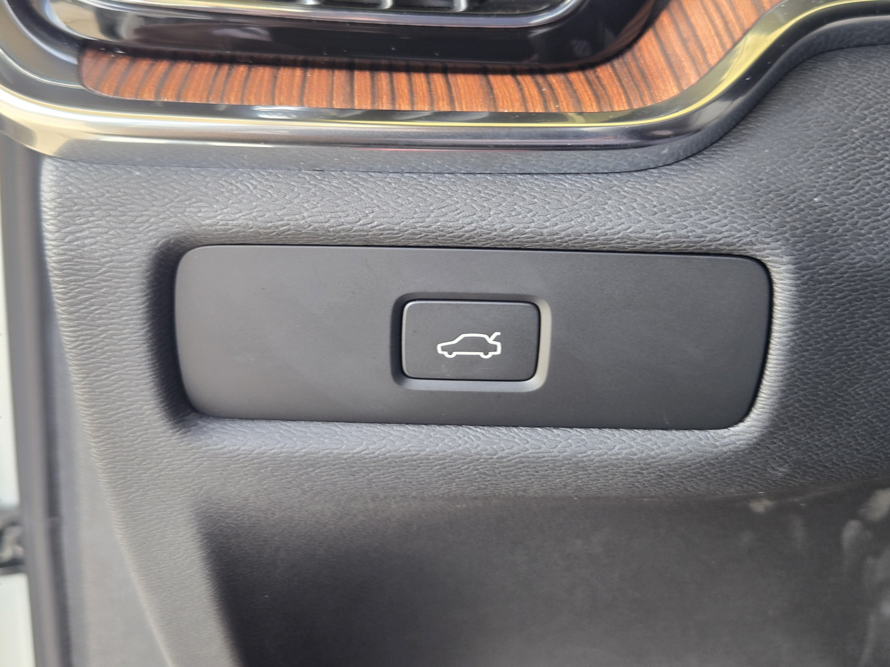 Certified 2023 Volvo S60 B5 Plus w/ Climate Package AWD/4WD image 20