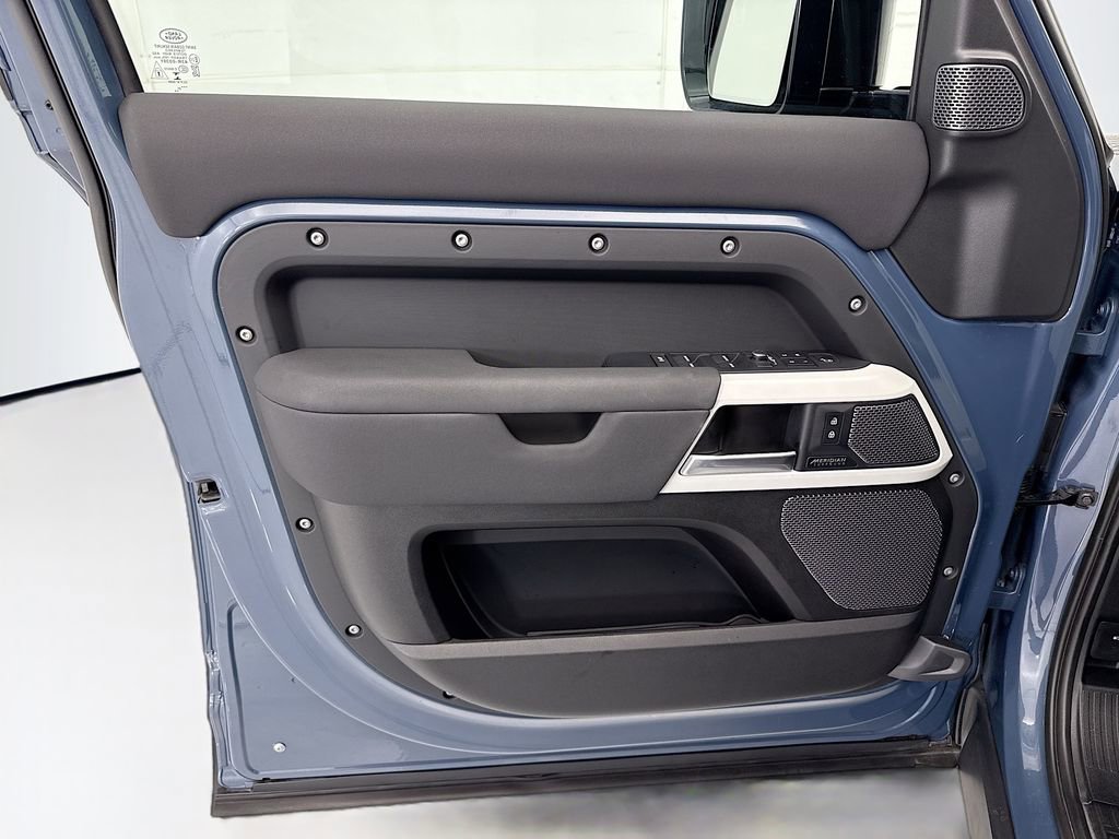 Used 2022 Land Rover Defender 110 SE image 23