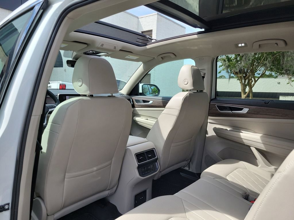 Used 2024 Volkswagen Atlas SEL Premium R-Line AWD/4WD image 13