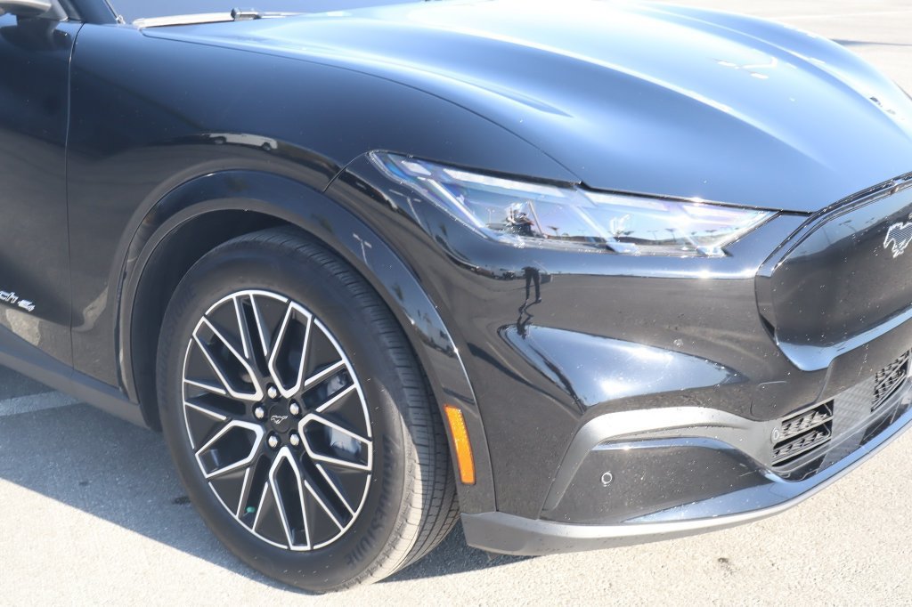 Used 2025 Ford Mustang Mach-E Premium AWD/4WD image 11
