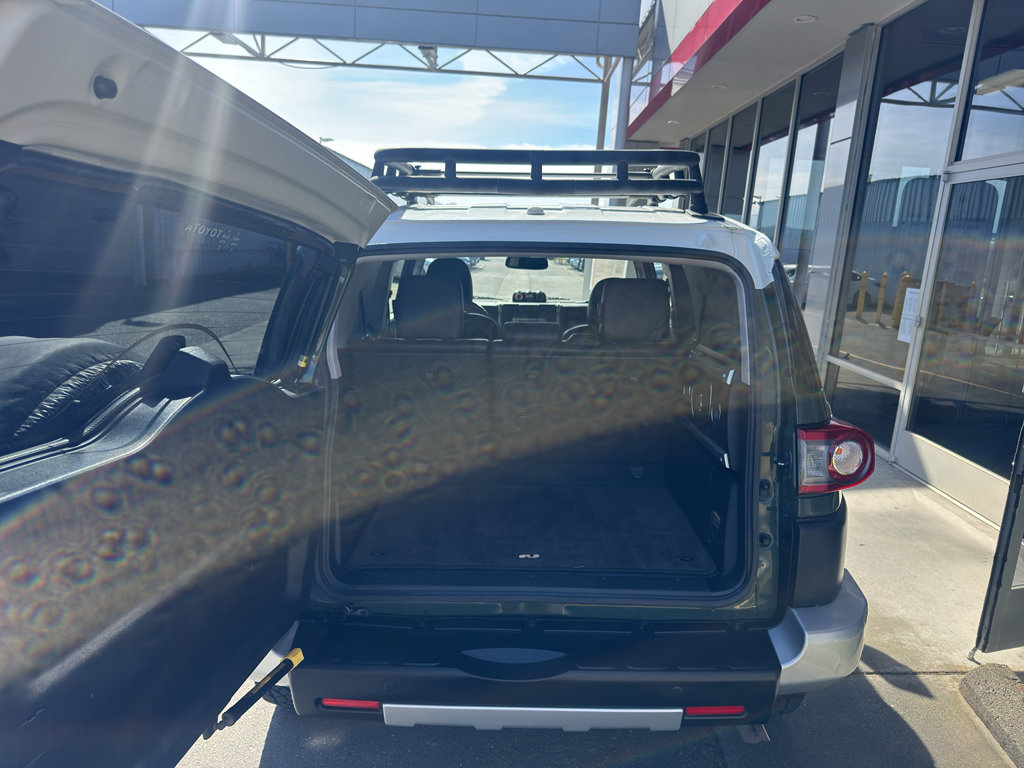 Used 2013 Toyota FJ Cruiser 4WD w/ Upgrade Pkg image 11