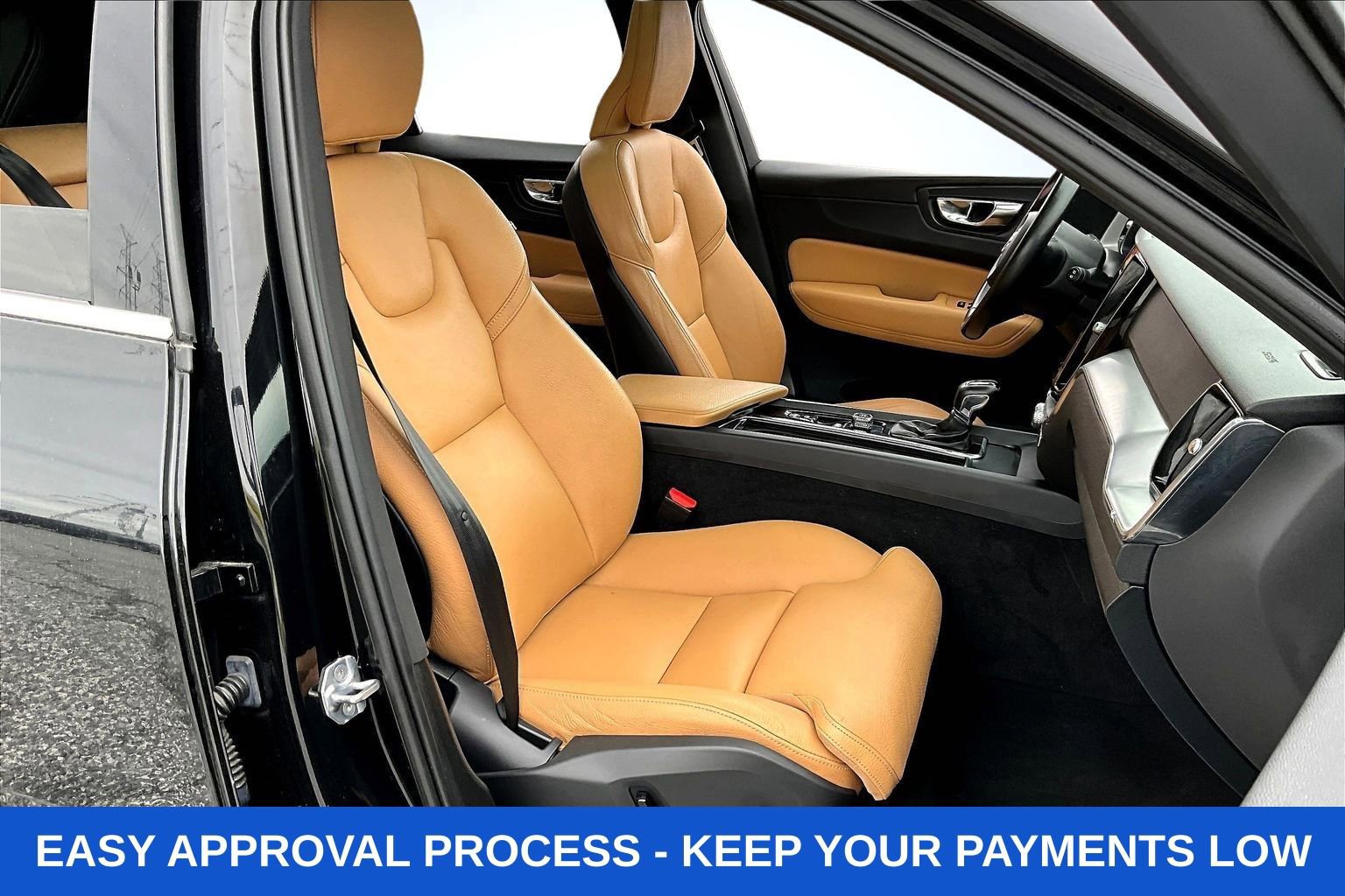 Used 2019 Volvo XC60 T5 Momentum w/ Premium Package image 37