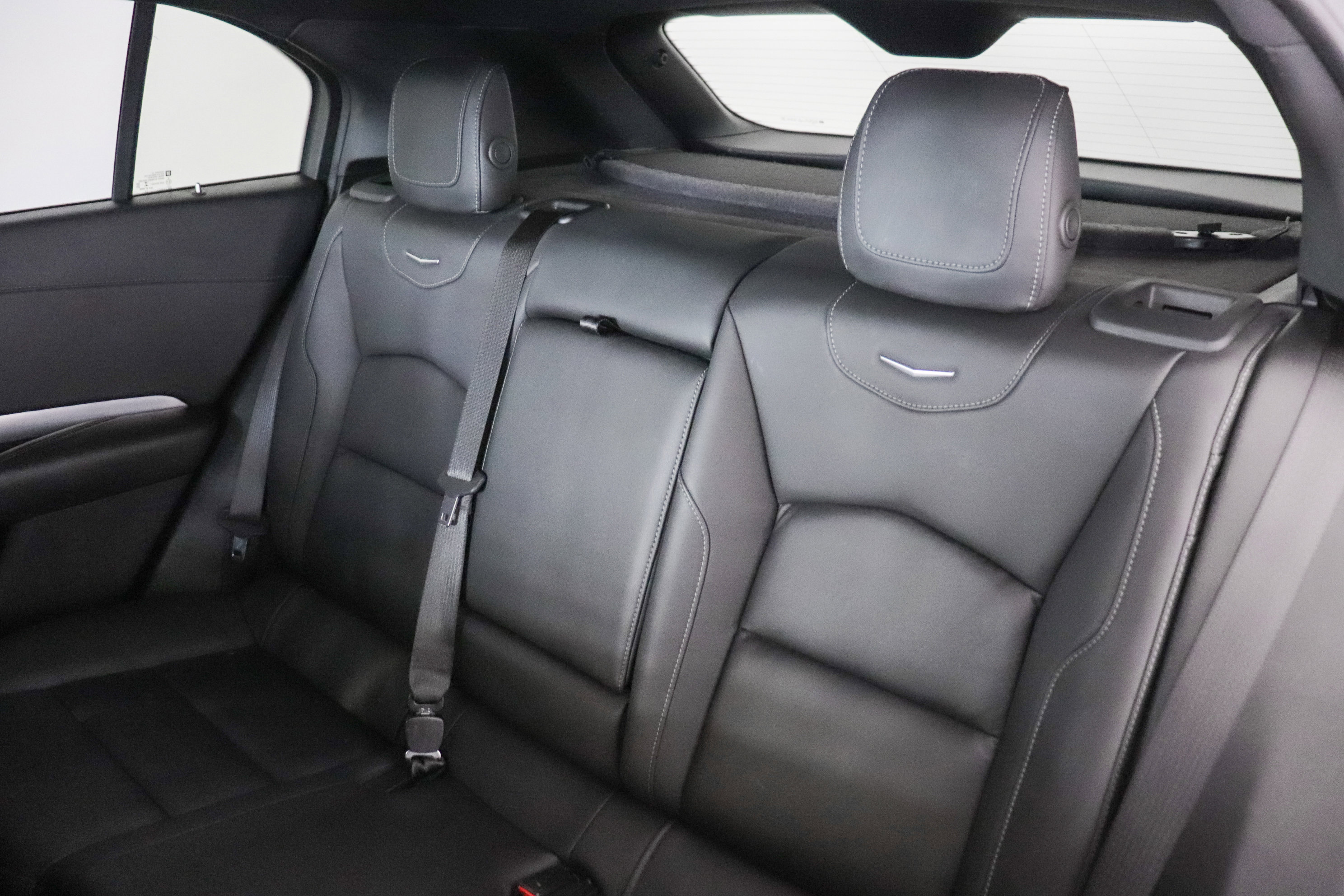 Used 2022 Cadillac XT4 Premium Luxury w/ Enhanced Visibility Package AWD/4WD image 19