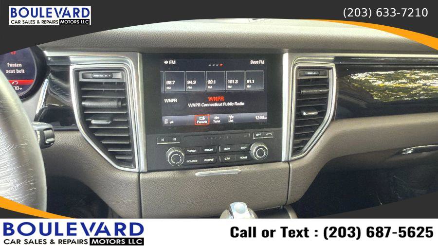 Used 2017 Porsche Macan S image 18