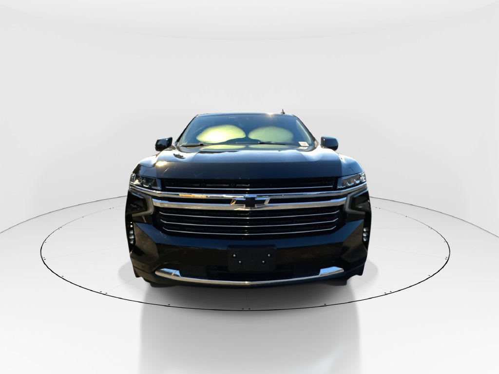 Used 2024 Chevrolet Suburban LT RWD image 3