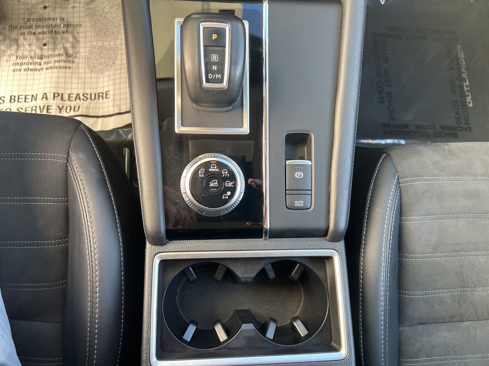 Used 2024 Mitsubishi Outlander SE image 15