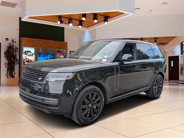 New 2025 Land Rover Range Rover SE