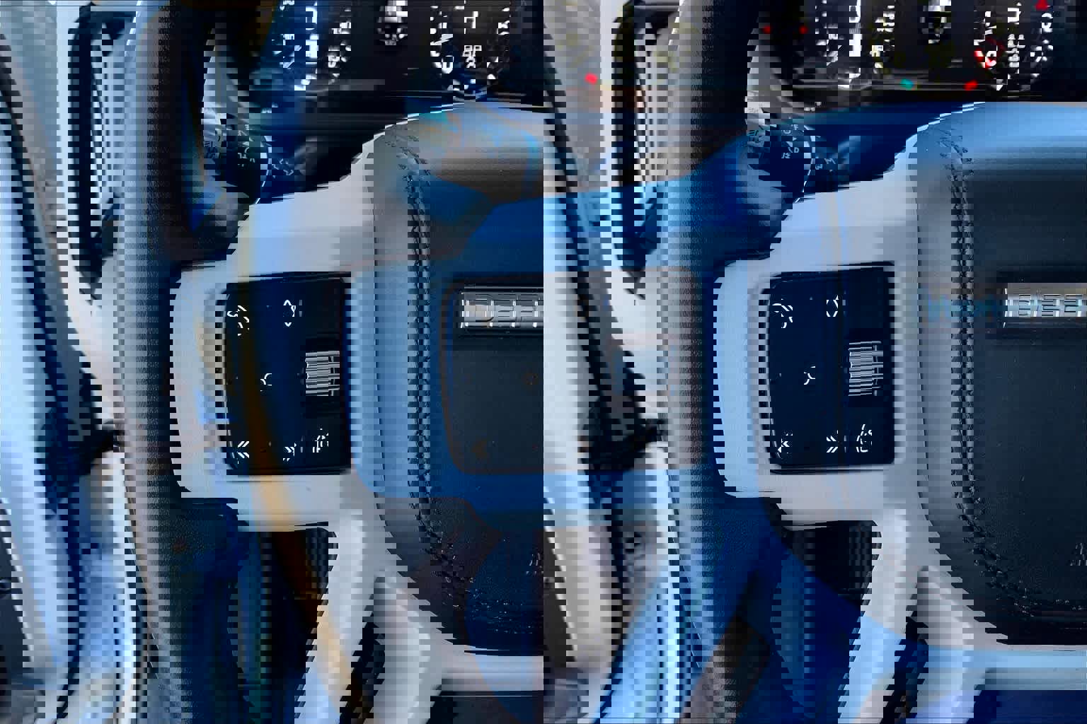 Used 2020 Land Rover Defender 110 SE image 21