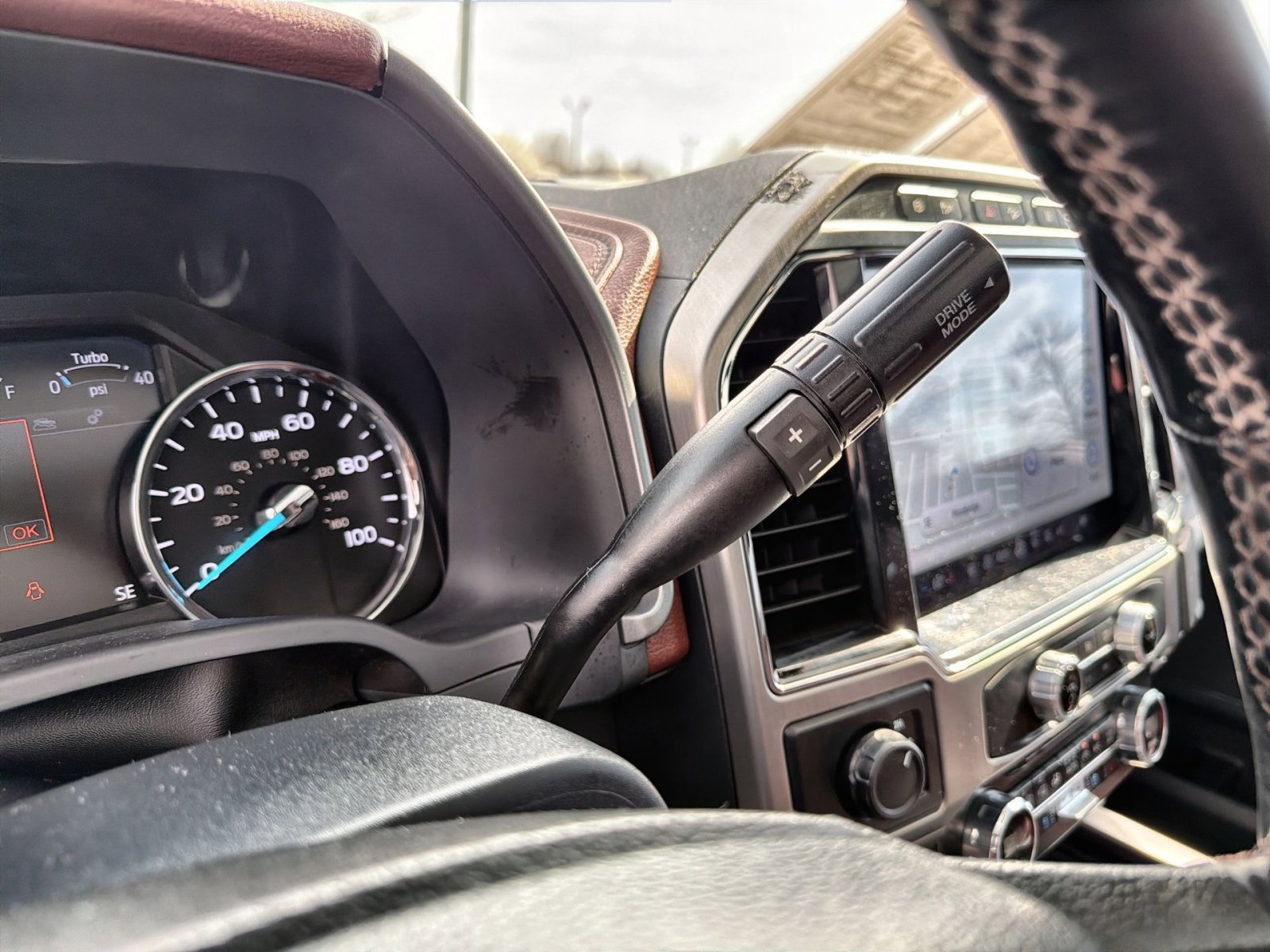 Used 2022 Ford F450 Platinum w/ FX4 Off-Road Package image 26