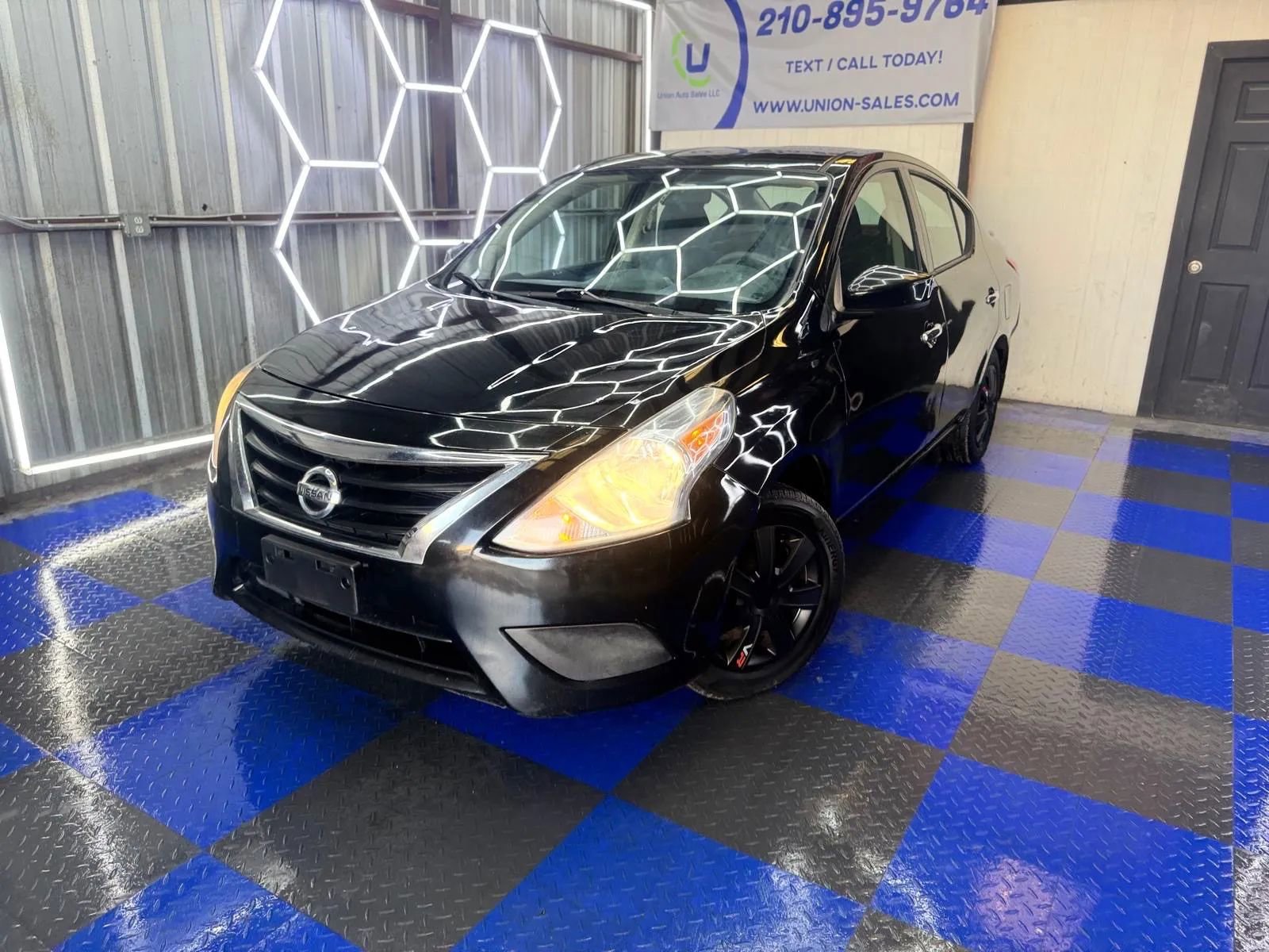 Used 2016 Nissan Versa SV image 13