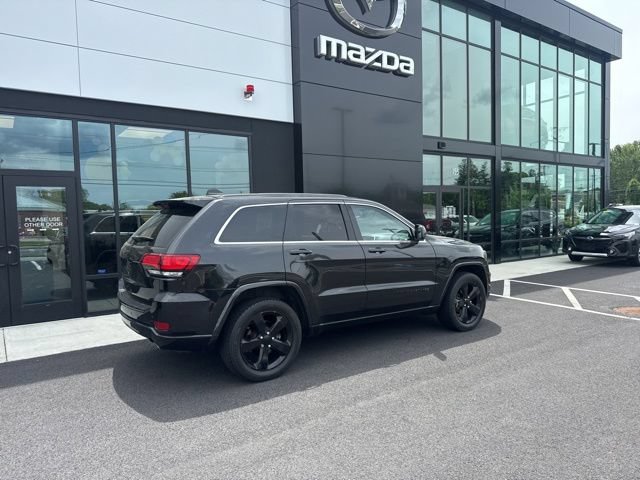 Used 2015 Jeep Grand Cherokee Altitude AWD/4WD image 2