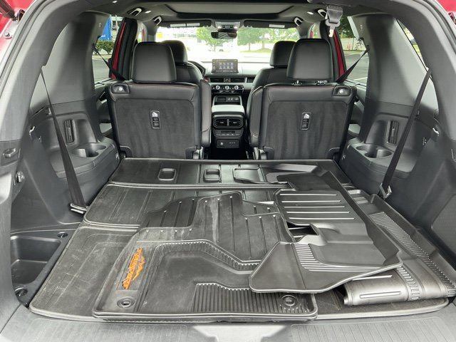 Used 2025 Honda Pilot TrailSport image 19