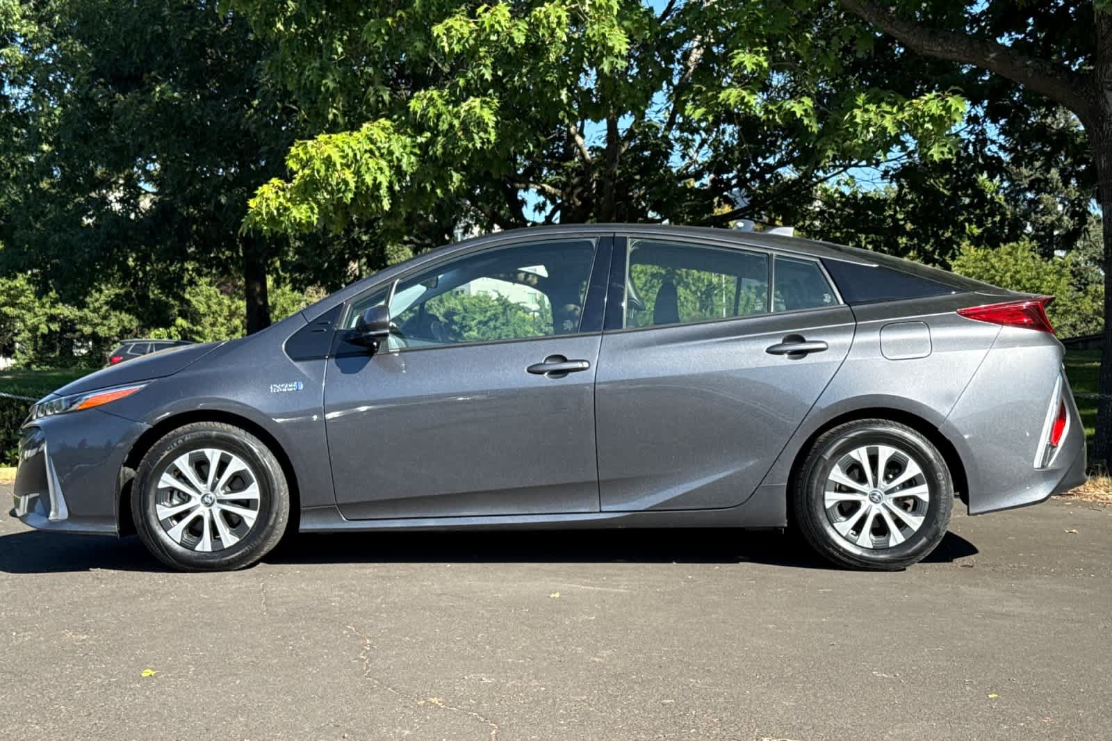 Used 2020 Toyota Prius Prime XLE FWD image 5