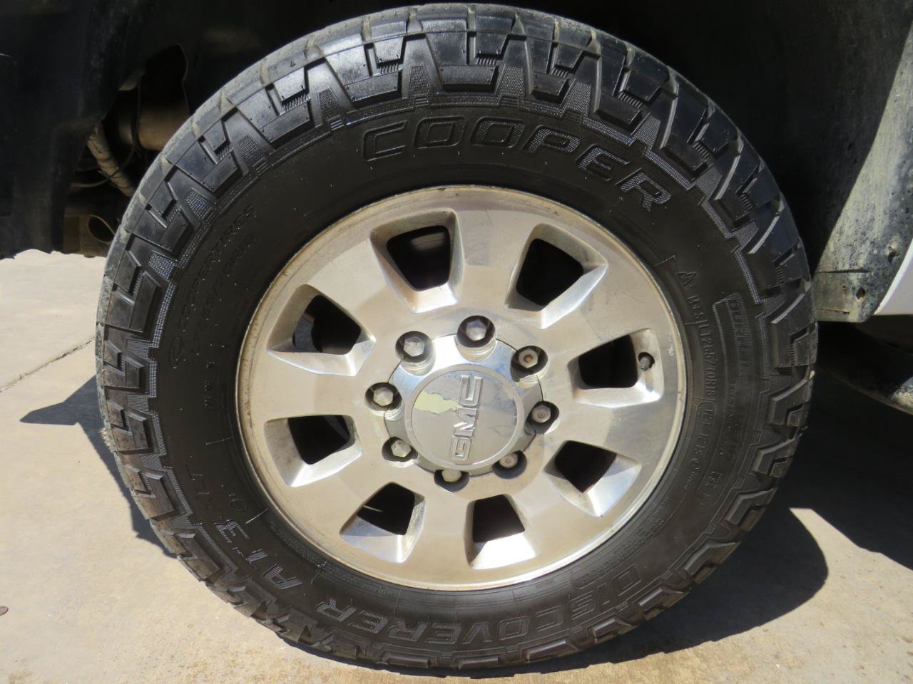 Used 2013 GMC Sierra 2500 SLT w/ SLT Convenience Package AWD/4WD image 34
