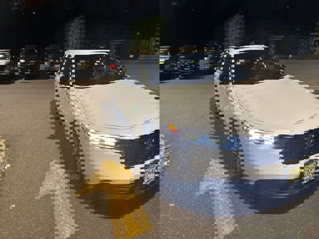 Used 2025 Honda Accord Sport image 5