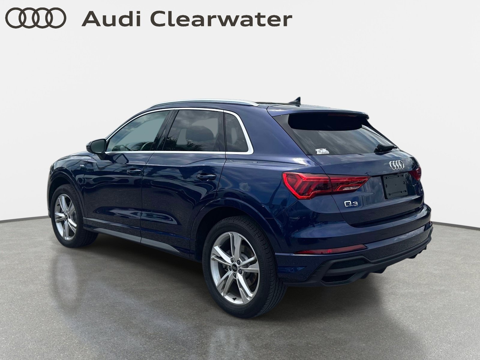 Certified 2024 Audi Q3 2.0T Premium w/ Convenience Package AWD/4WD image 2