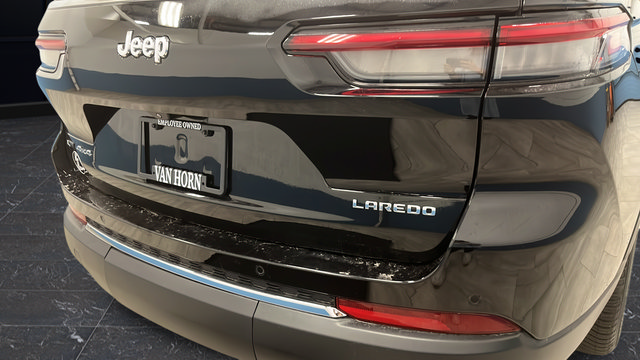 Used 2021 Jeep Grand Cherokee L Laredo w/ Luxury Tech Group I AWD/4WD image 36