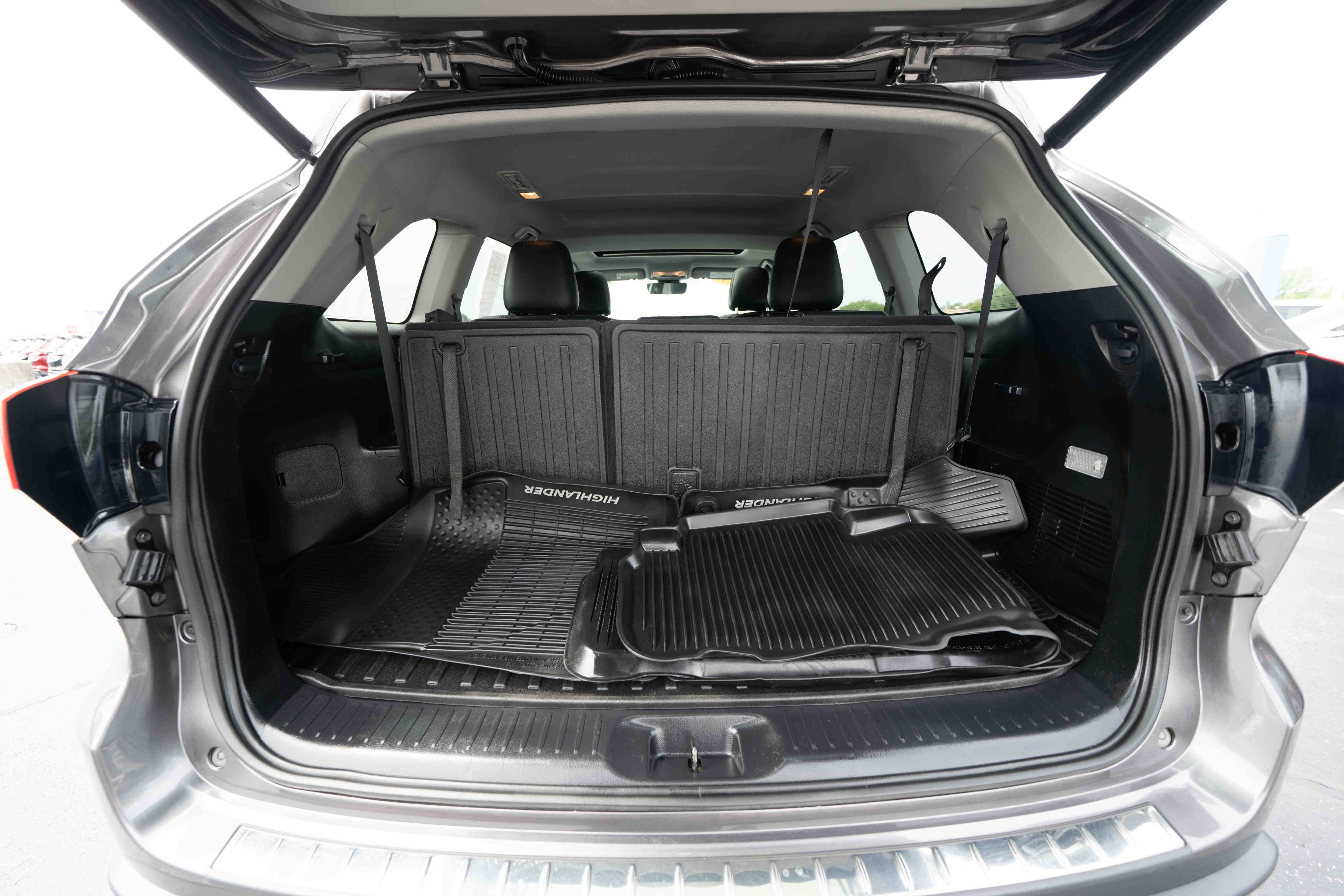 Used 2018 Toyota Highlander XLE w/ Protection Package #3 AWD/4WD image 28