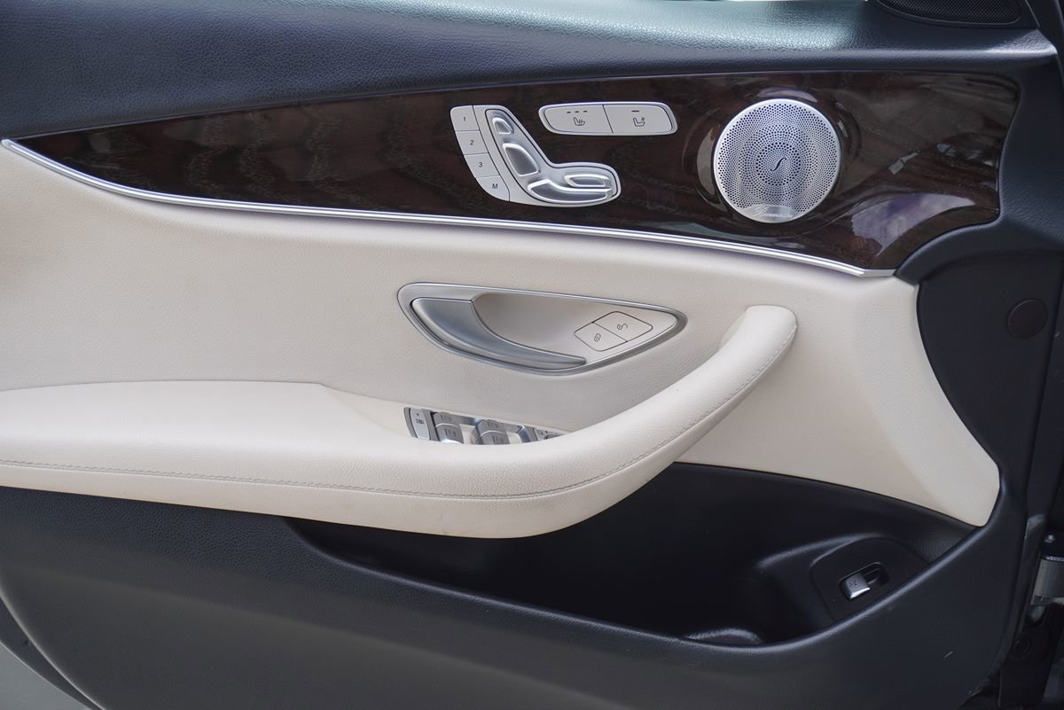 Used 2019 Mercedes-Benz E 300 image 24